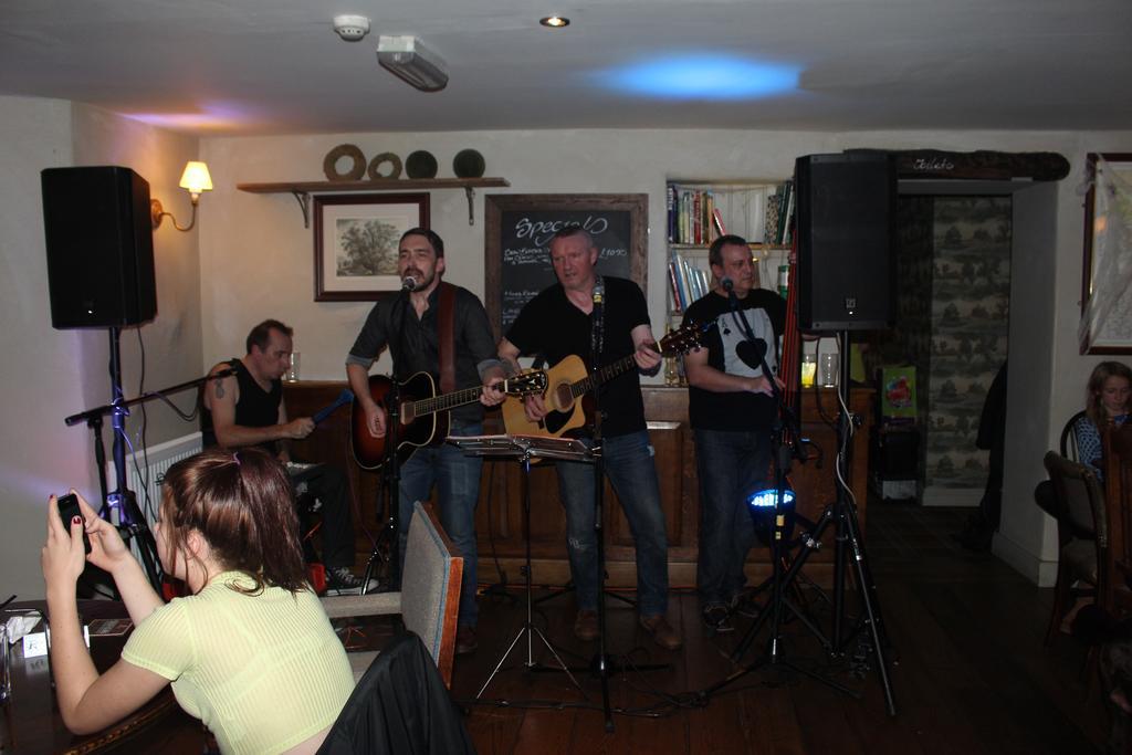 The Boot Inn Luaran gambar